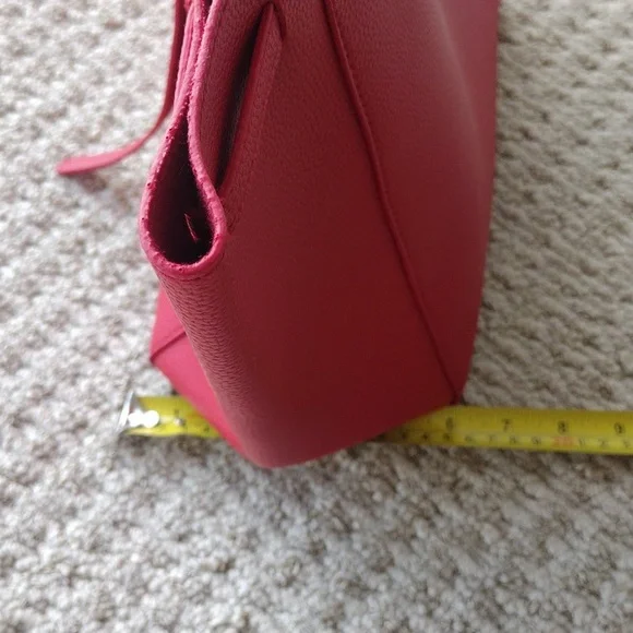 Elegant Red Tote Bag - Picture 16 of 17